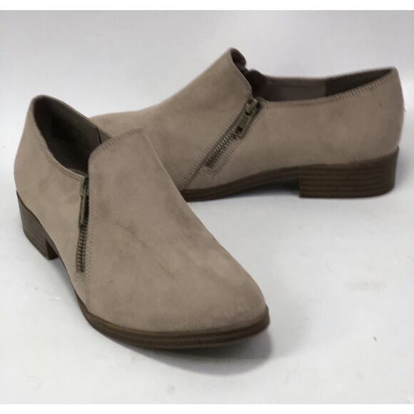 American Eagle Zip Bootie Women 7 Taupe Faux Suede Low Heel Side Zipper Casual - Picture 2 of 8